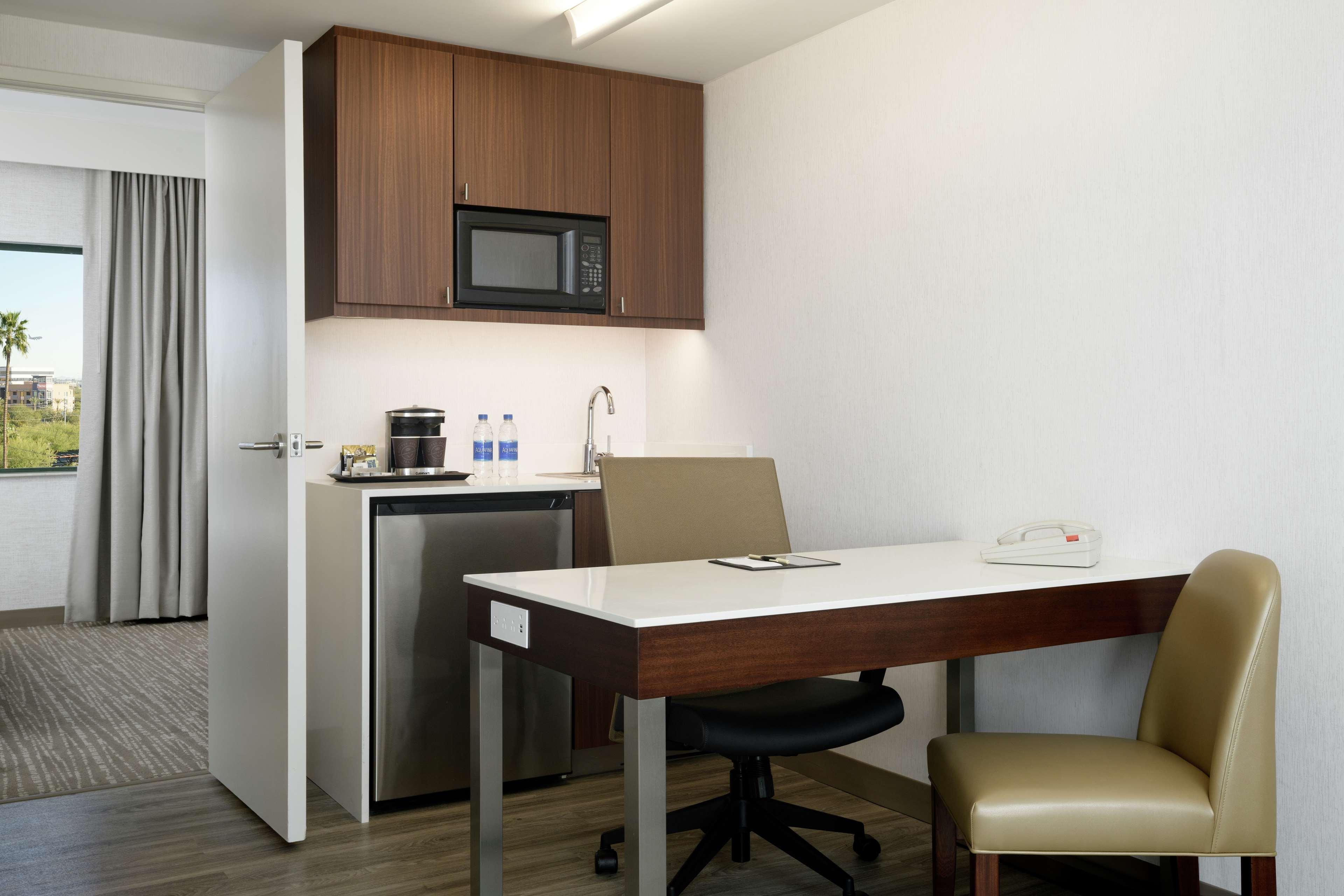 Doubletree Suites By Hilton Phoenix Ngoại thất bức ảnh