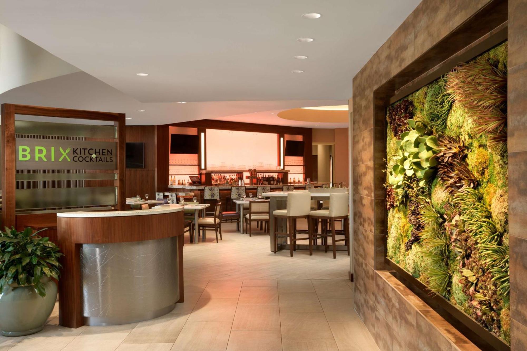 Doubletree Suites By Hilton Phoenix Ngoại thất bức ảnh