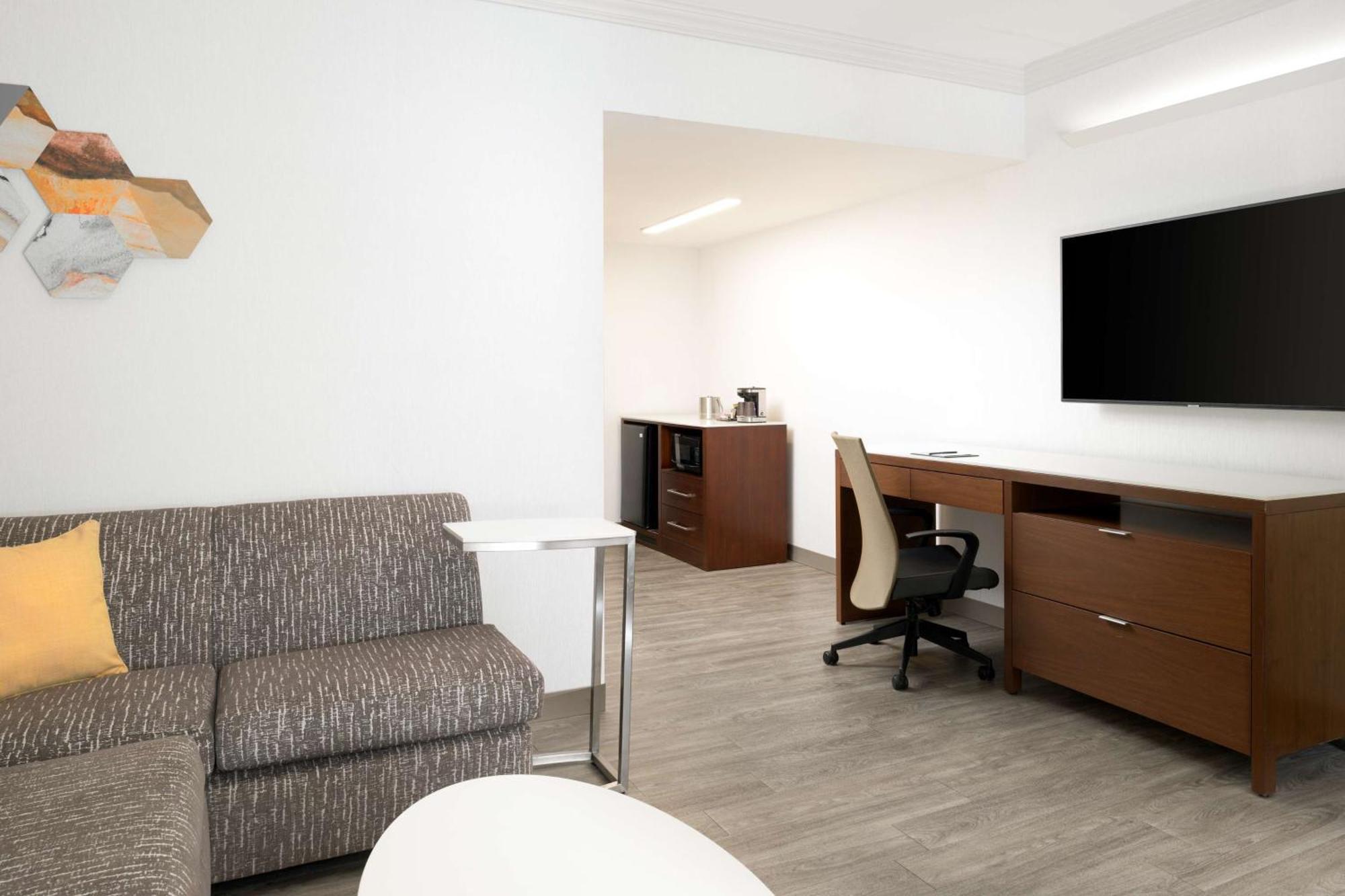 Doubletree Suites By Hilton Phoenix Ngoại thất bức ảnh
