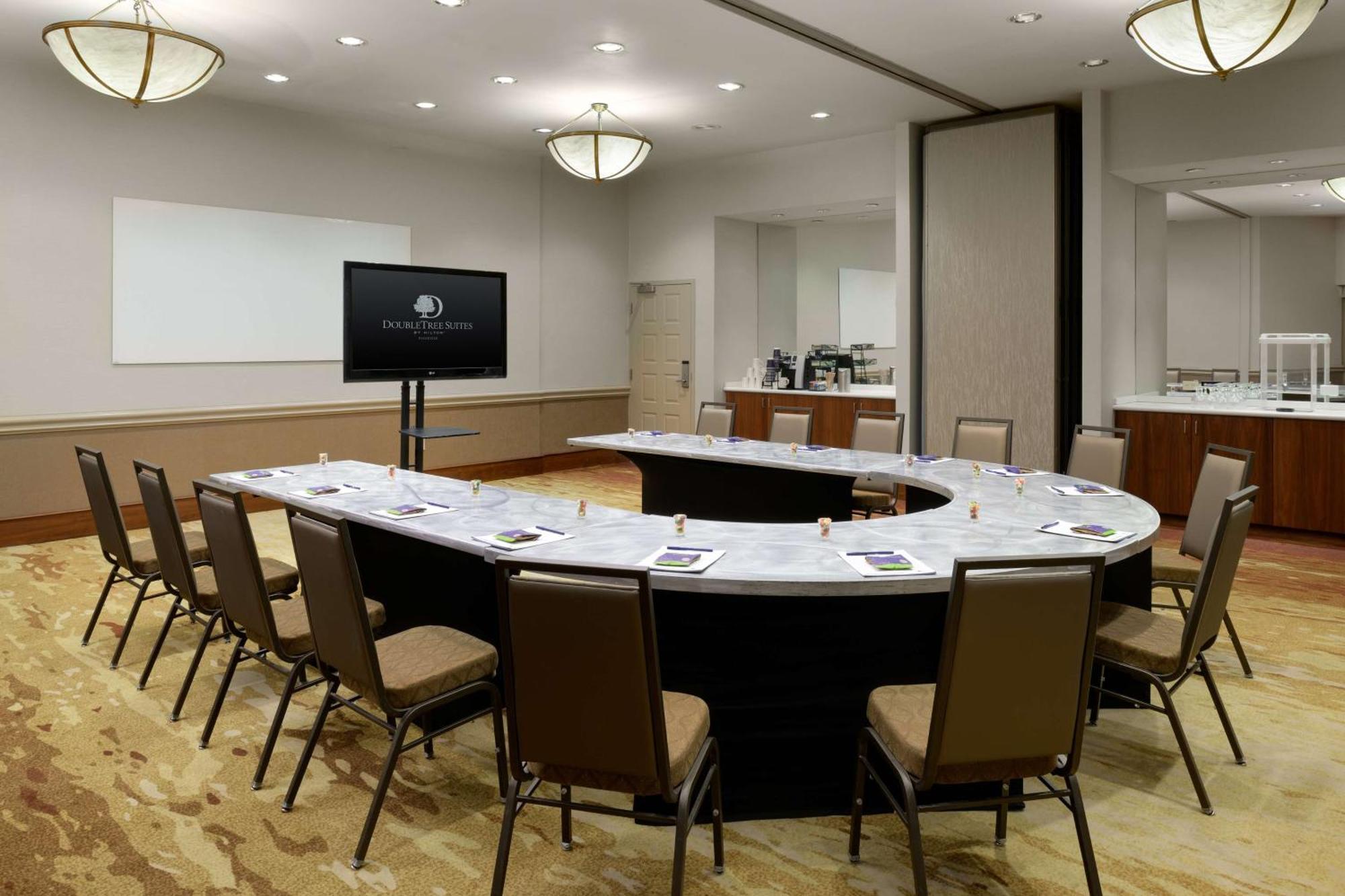 Doubletree Suites By Hilton Phoenix Ngoại thất bức ảnh