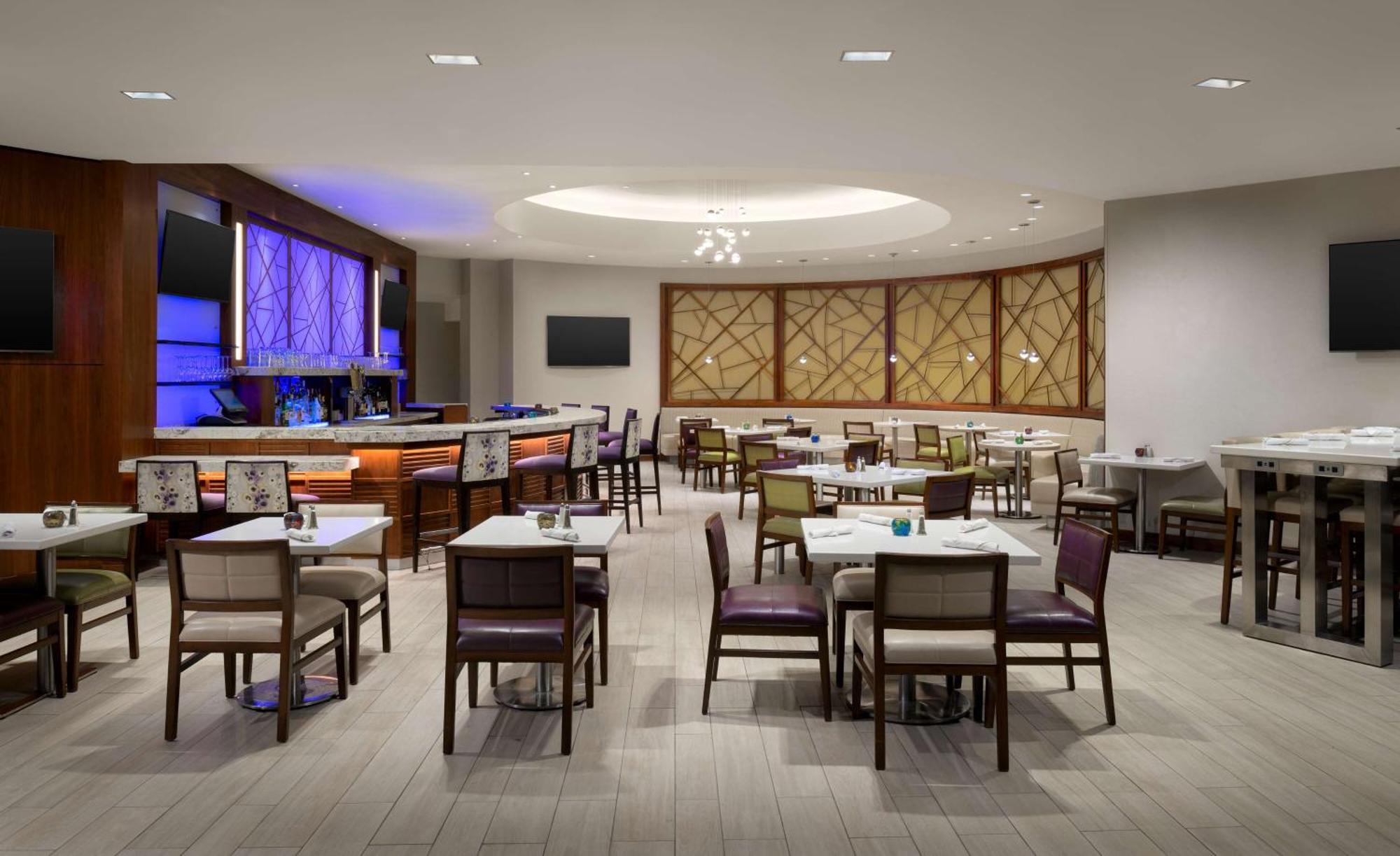 Doubletree Suites By Hilton Phoenix Ngoại thất bức ảnh