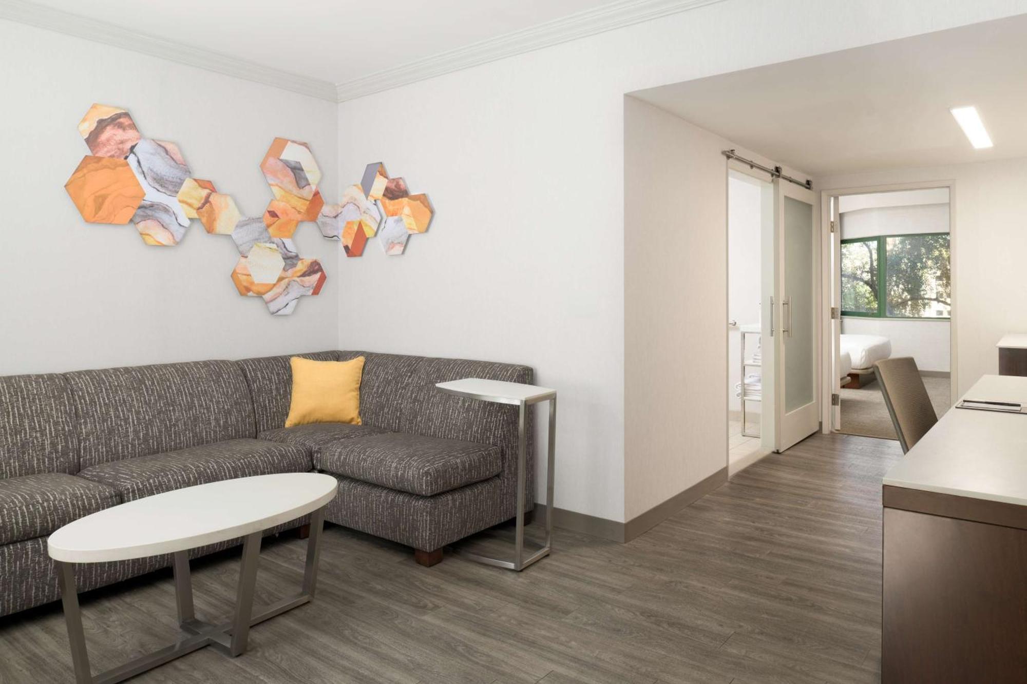 Doubletree Suites By Hilton Phoenix Ngoại thất bức ảnh